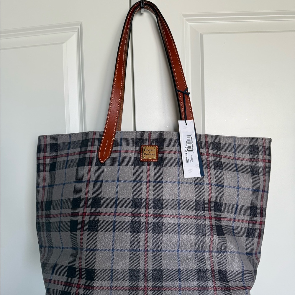 Dooney and Bourke Plaid Large Zip Shopper NWT